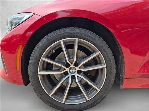Used 2021 BMW 330i xDrive Sedan w/ Premium Package AWD/4WD image 18