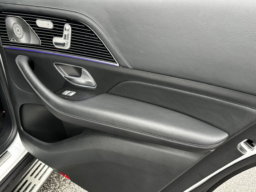 Certified 2024 Mercedes-Benz GLS 580 4MATIC w/ Warmth & Comfort Package image 18