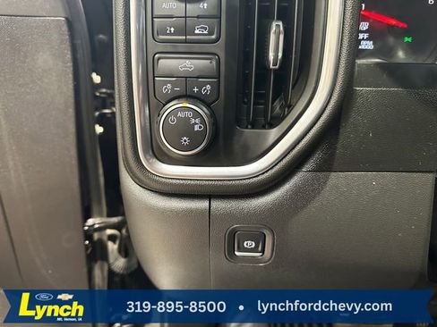 Used 2021 Chevrolet Silverado 1500 LT AWD/4WD image 16