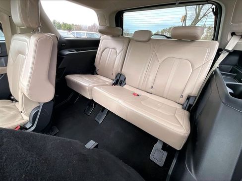 Used 2024 Ford Expedition Limited image 16