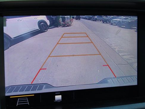 Used 2020 Chevrolet Colorado ZR2 image 33