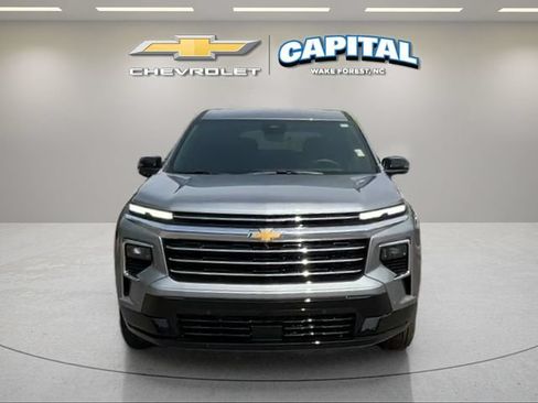 Used 2026 Chevrolet Traverse High Country FWD image 8