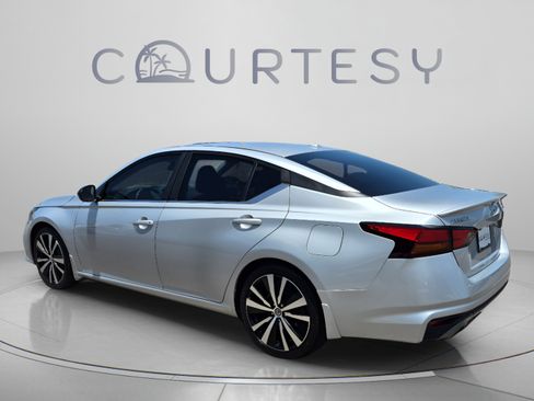 Used 2019 Nissan Altima 2.5 SR FWD image 5