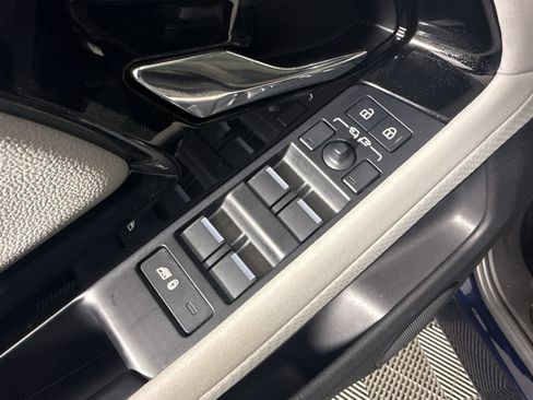 Used 2023 Land Rover Range Rover Evoque S AWD/4WD image 13