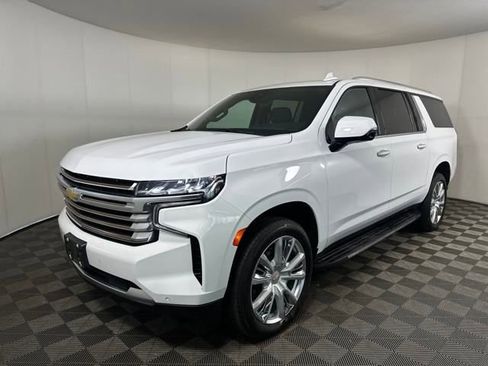 Used 2023 Chevrolet Suburban High Country image 7