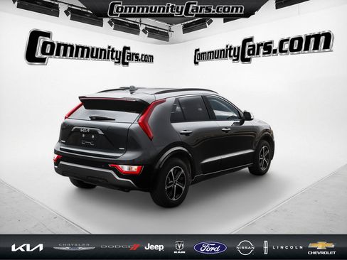 Certified 2025 Kia Niro SX image 7