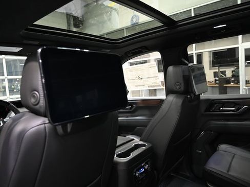 New 2026 GMC Yukon XL Denali w/ Denali Reserve Package image 23