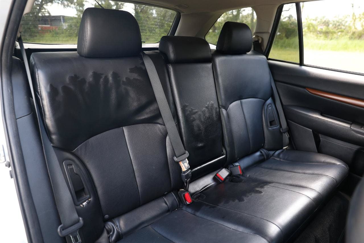 Used 2014 Subaru Outback 2.5i Limited w/ Moonroof Package AWD/4WD image 12