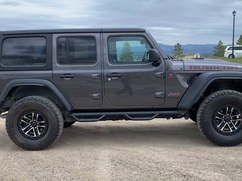 Used 2025 Jeep Wrangler Unlimited Rubicon w/ XTREMEE 35" Tire Package AWD/4WD image 9