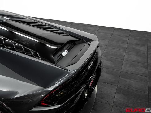 Used 2020 Lamborghini Huracan EVO AWD/4WD image 18