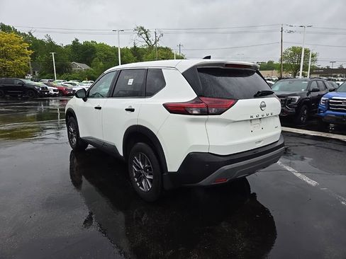 Used 2023 Nissan Rogue S AWD/4WD image 3