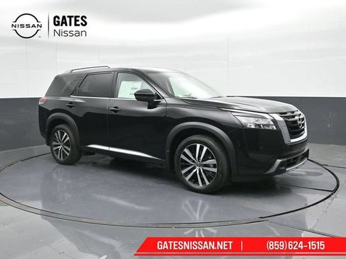 Used 2025 Nissan Pathfinder Platinum AWD/4WD image 4