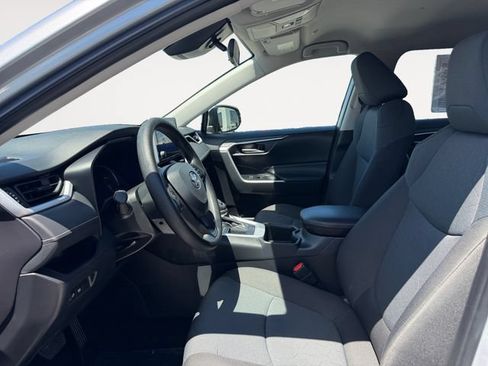 Certified 2025 Toyota RAV4 XLE FWD image 9