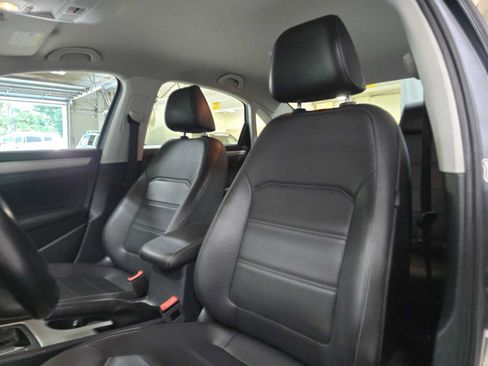Used 2020 Volkswagen Passat 2.0T SE FWD image 21