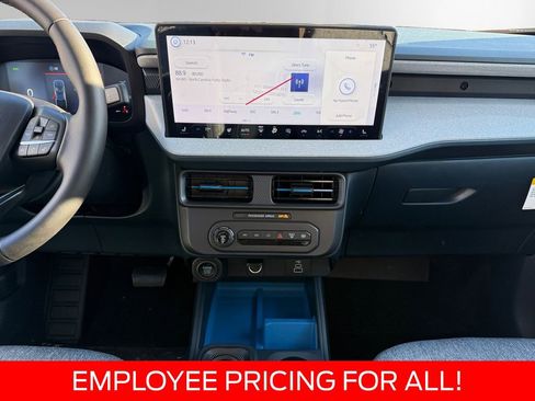 New 2025 Ford Maverick XLT w/ XLT Luxury Package FWD image 12