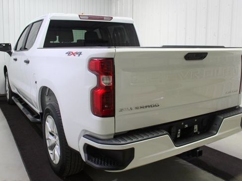 Used 2023 Chevrolet Silverado 1500 Custom image 4