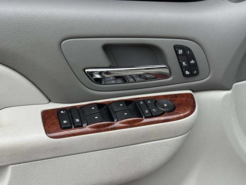 Used 2011 Chevrolet Tahoe LTZ AWD/4WD image 19