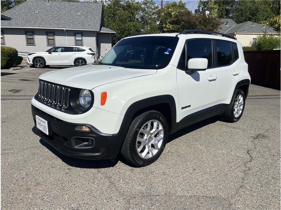 Used 2017 Jeep Renegade Latitude FWD image 1