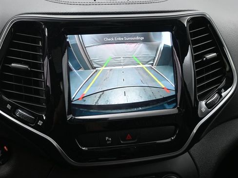 Used 2020 Jeep Cherokee Limited image 14