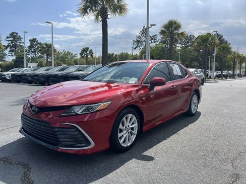 Used 2023 Toyota Camry LE FWD image 5