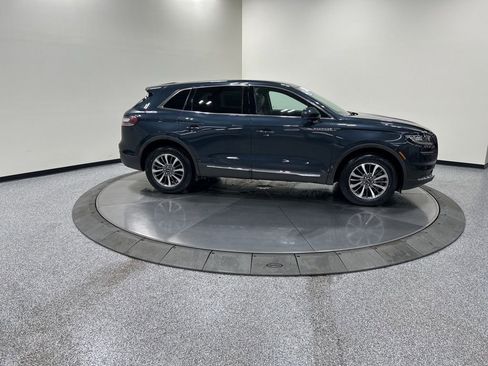 Used 2022 Lincoln Nautilus Reserve image 5