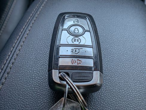 Used 2022 Ford Escape Titanium w/ Titanium Premium Package image 38