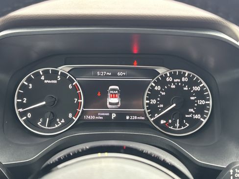 Used 2023 Nissan Rogue SV w/ SV Premium Package image 13