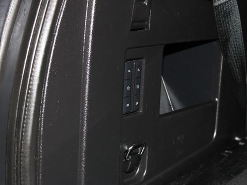 Used 2018 Ford Expedition Platinum RWD image 50