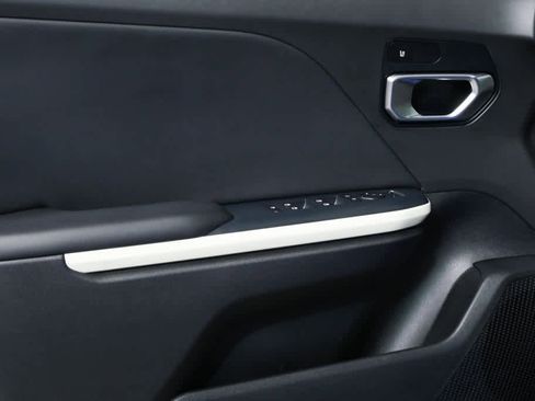 Used 2025 Kia K4 GT-Line w/ GT-Line Sunroof Package FWD image 6