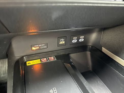 Used 2025 Toyota Camry LE FWD image 68