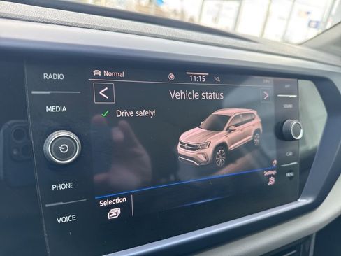 Used 2022 Volkswagen Taos SE image 16