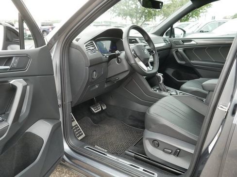 Used 2023 Volkswagen Tiguan SE R-Line AWD/4WD image 12