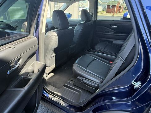 Used 2022 Nissan Pathfinder SL w/ SL Premium Package image 18