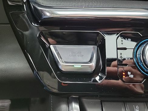 Used 2025 GMC Sierra 2500 Denali image 25