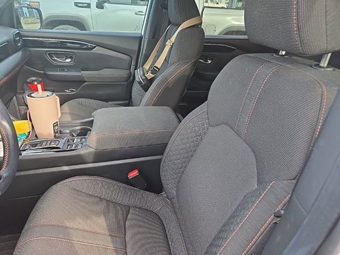 Used 2025 Honda Pilot Sport image 11