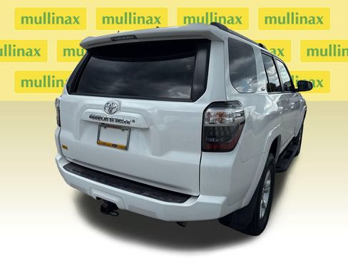 Used 2020 Toyota 4Runner SR5 AWD/4WD image 4