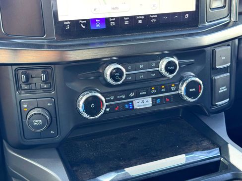 Used 2024 Ford F250 Lariat AWD/4WD image 29
