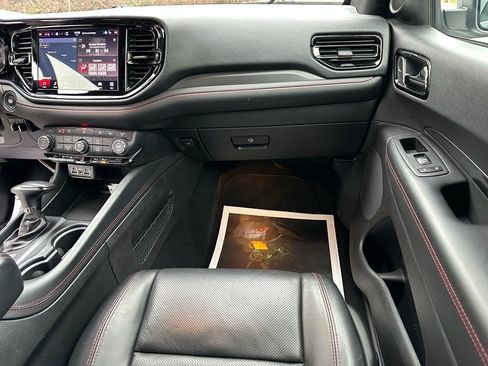 Used 2024 Dodge Durango GT image 35