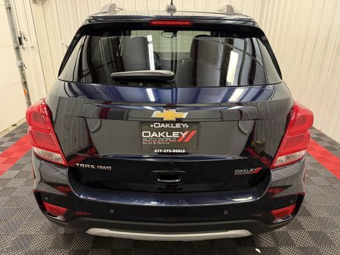 Used 2022 Chevrolet Trax LT w/ Driver Confidence Package AWD/4WD image 3