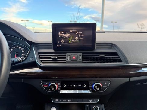 Used 2019 Audi Q5 2.0T Premium w/ Convenience Package image 18