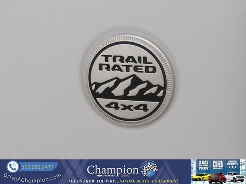 Used 2021 Jeep Wrangler Unlimited Sahara AWD/4WD image 4