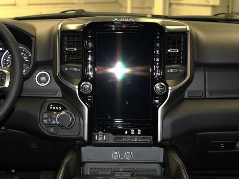 New 2026 RAM 1500 4x4 Crew Cab image 13
