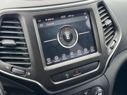 Used 2020 Jeep Cherokee Trailhawk w/ Cold Weather Group AWD/4WD image 25