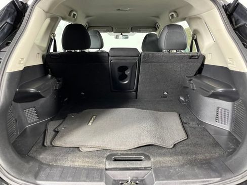 Used 2018 Nissan Rogue S AWD/4WD image 46