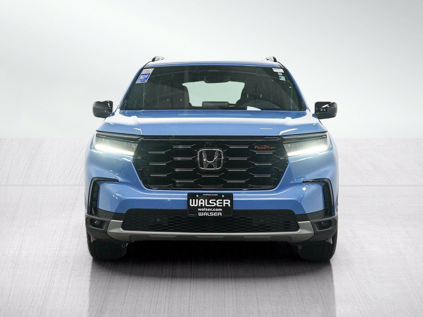 Used 2025 Honda Pilot TrailSport image 8