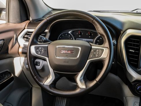 Used 2018 GMC Acadia SLT image 15