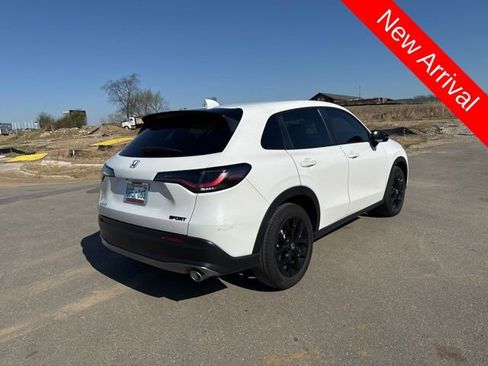 Used 2025 Honda HR-V Sport image 3