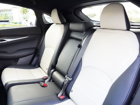 Used 2025 INFINITI QX55 Essential image 25