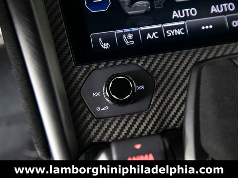 Used 2023 Lamborghini Urus Performante AWD/4WD image 29