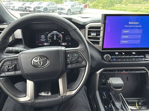 Used 2026 Toyota Tundra Limited AWD/4WD image 27
